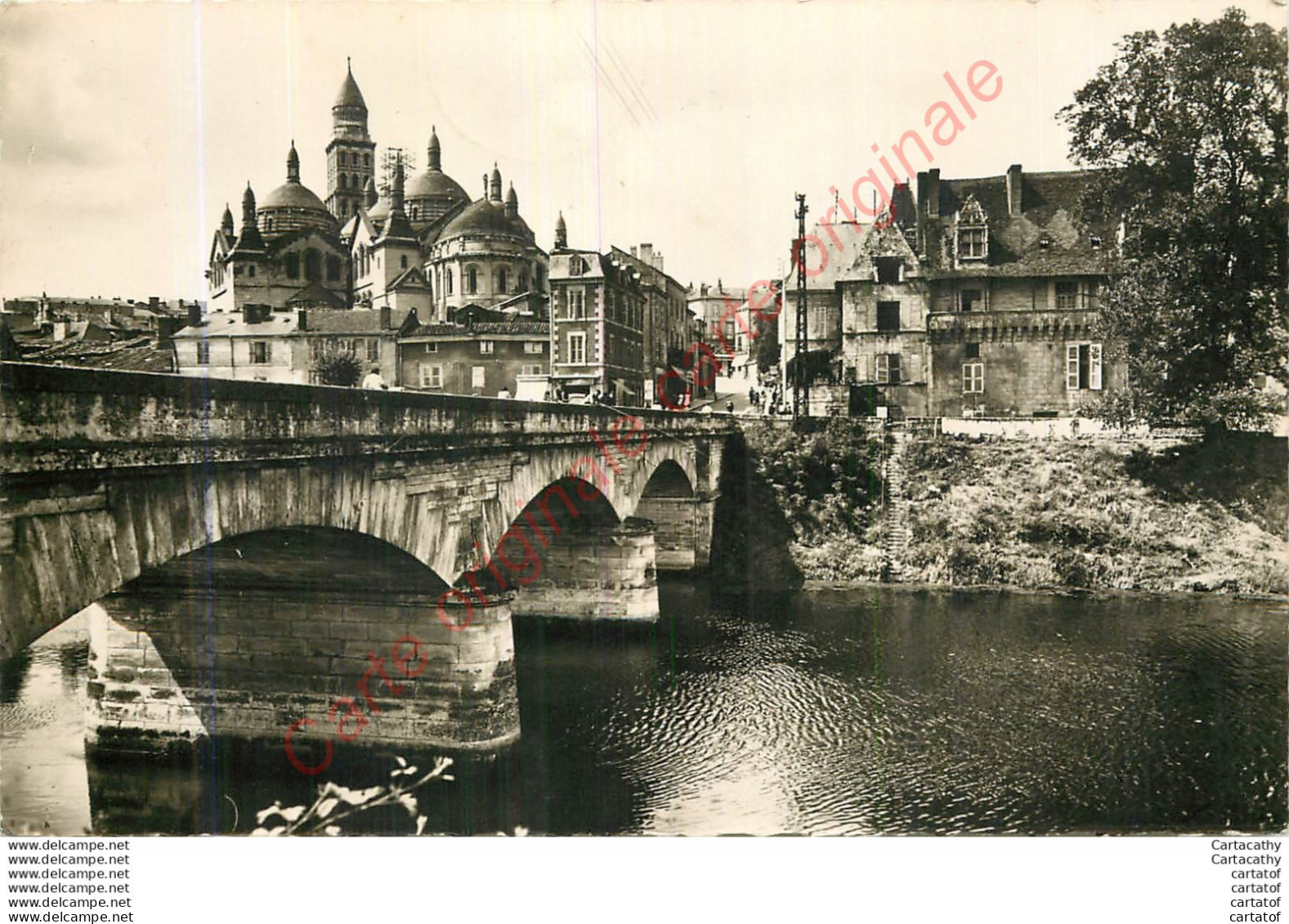 24.  PERIGUEUX .  Les Bords De L'Isle Et La Cathédrale St-Front . - Périgueux