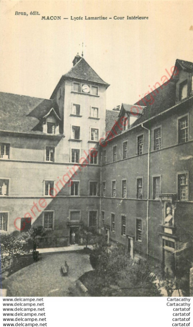 71.  MACON .  Lycée Lamartine .  Cour Intérieure . - Macon