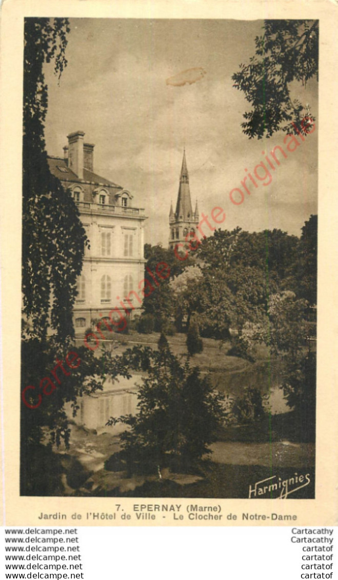 51.  EPERNAY .  Jardin De L'Hôtel De Ville . Le Clocher De Notre-Dame . - Epernay