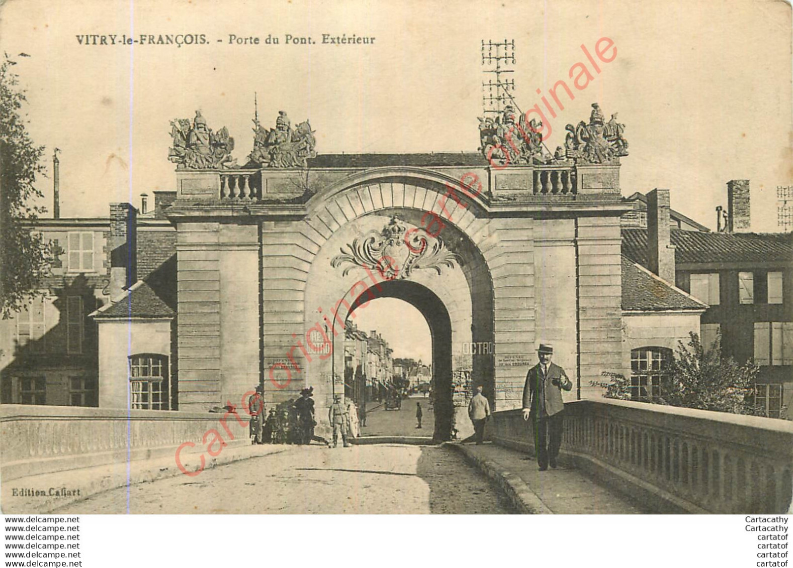 51.  VITRY LE FRANCOIS .  Porte Du POnt . Extérieur . - Vitry-le-François