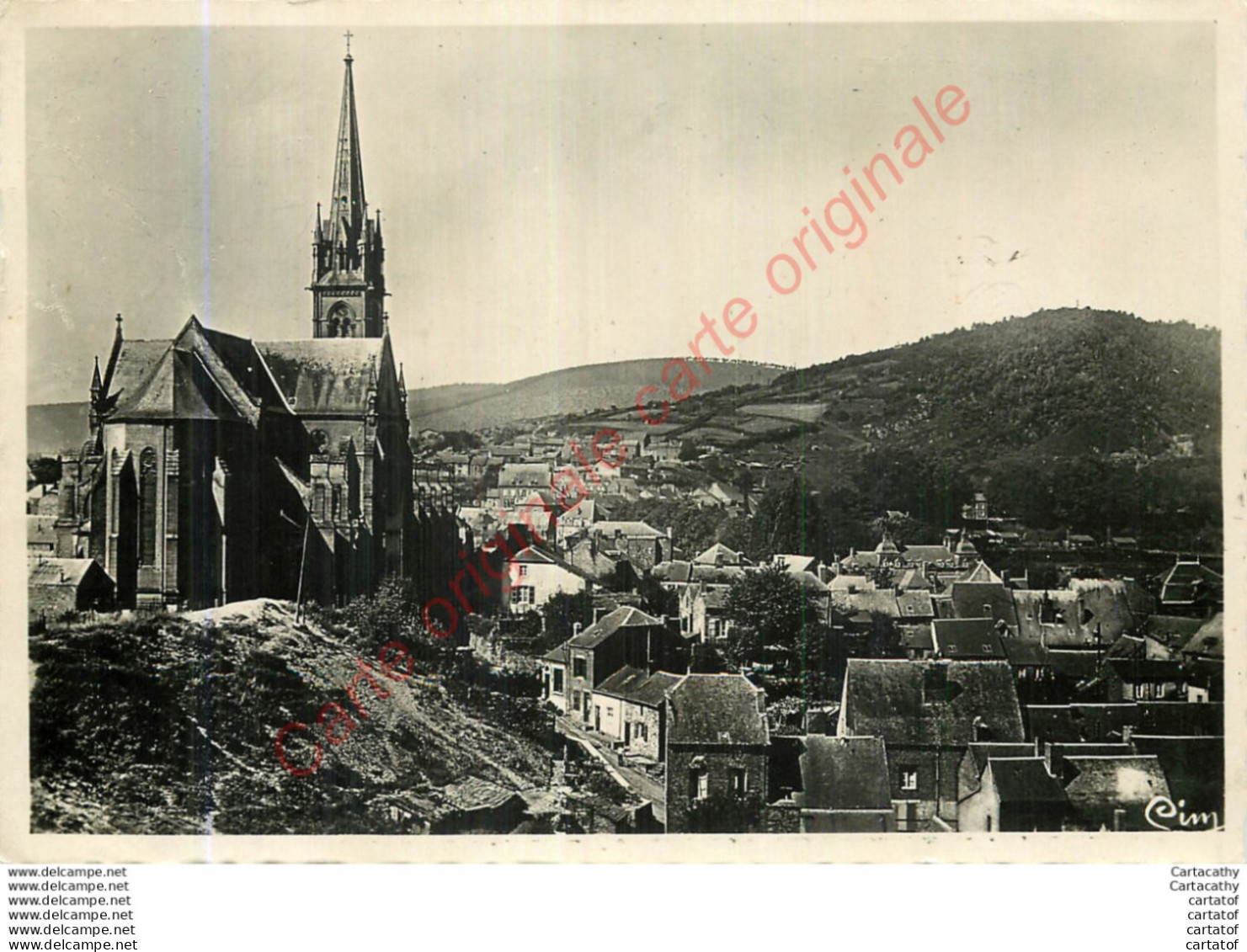 08.  FUMAY .  Panorama Sur Le Centre De La Ville . - Fumay