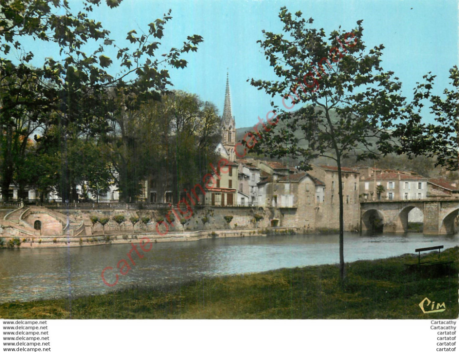 82.  SAINT ANTONIN NOBLE VAL .   Place Des Moines Et Promenade Au Bord De L'Aveyron . - Saint Antonin Noble Val