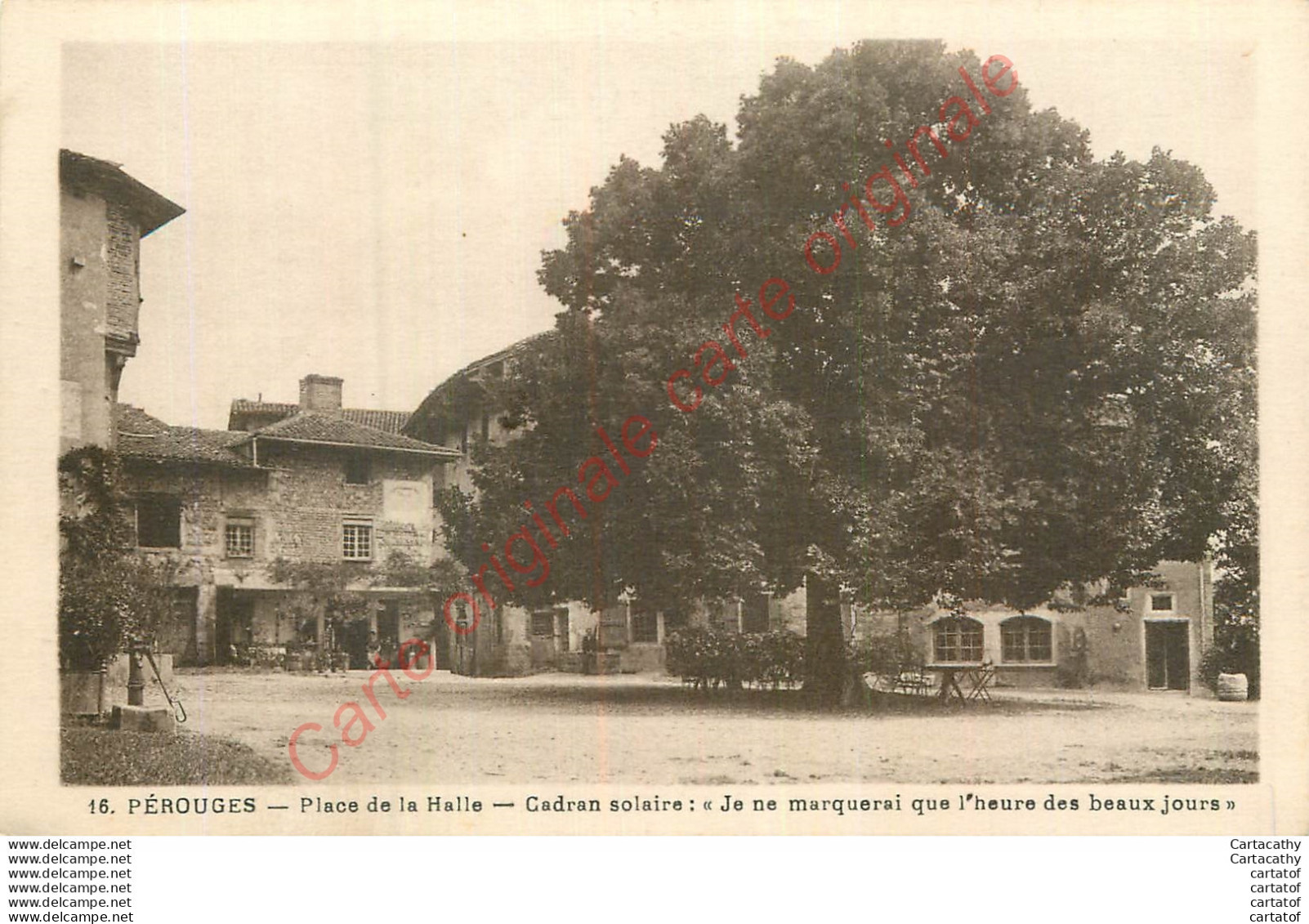 01.  PEROUGES .  Place De La Halle . Cadran Solaire ... - Pérouges