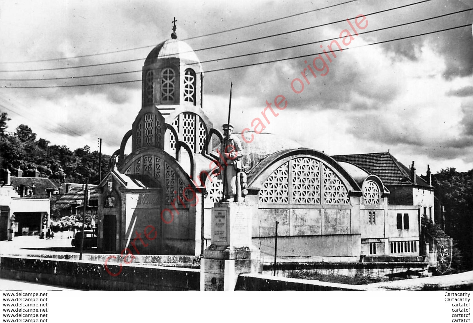 58.  CLAMECY .  Eglise Notre-Dame De Bethléem Et Le Flotteur . - Clamecy