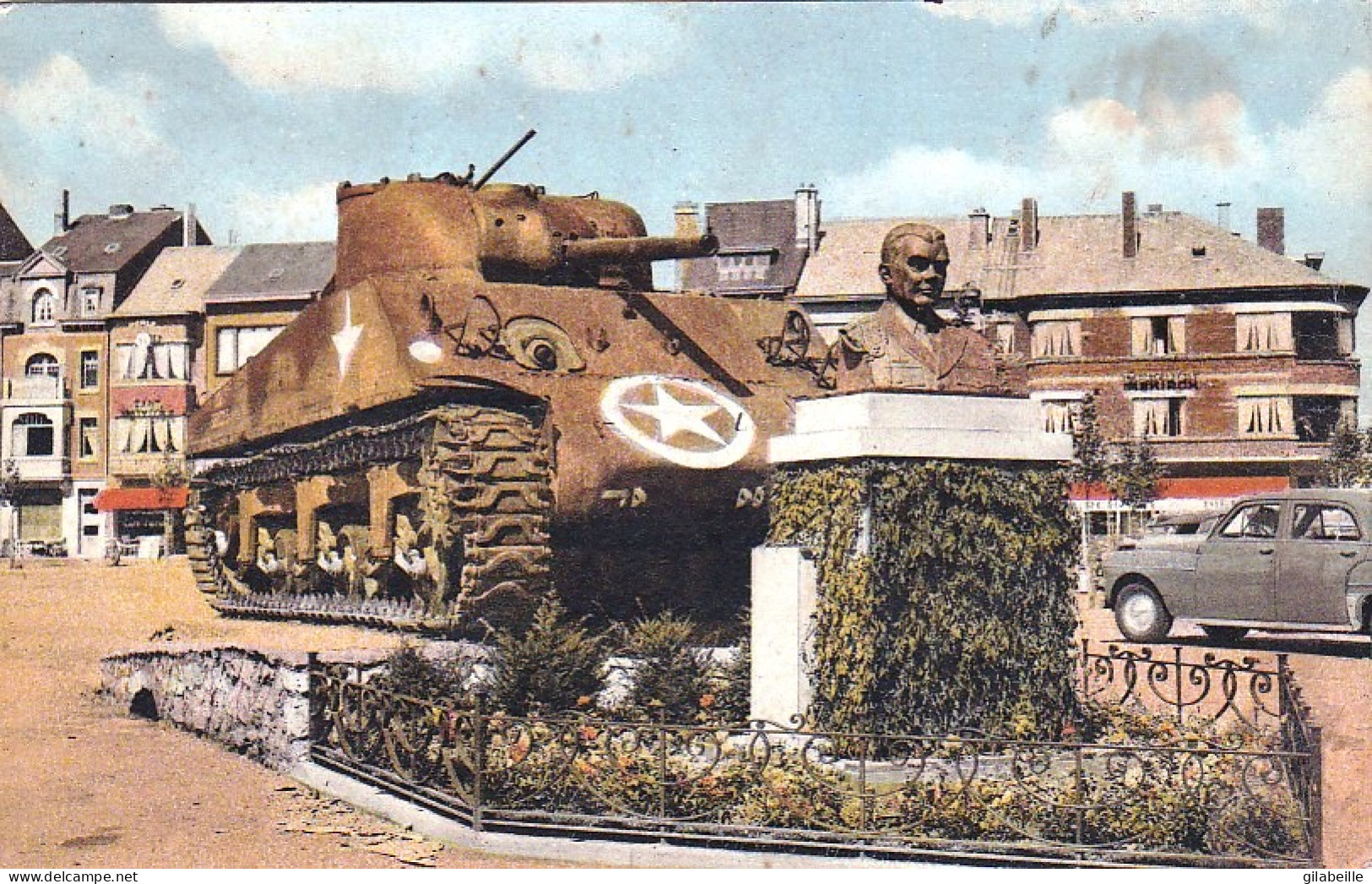 BASTOGNE -  Le Tank Et Le Buste Du General Mac Auliffe - Bastenaken