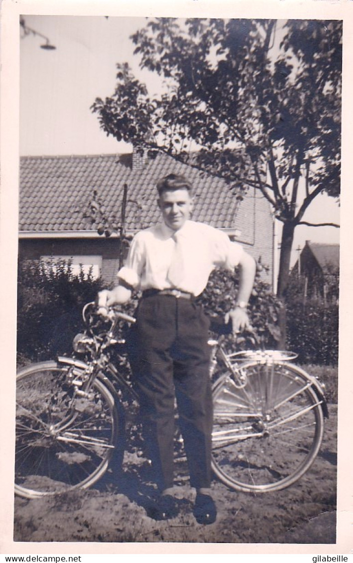 Cyclisme – Carte-photo - Wichelen- Jeune Homme Avec Son  Vélo Pour La Pose Photo  - Bike - Fiets - Cycling