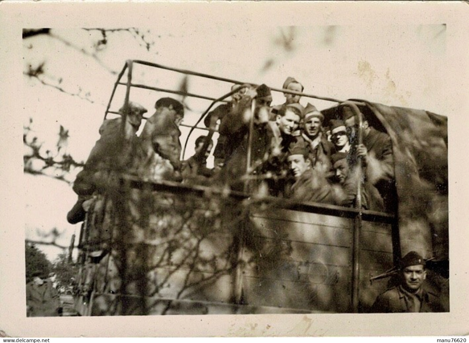 Ref 1 - Photo : Common Et Soldats En Avril 1941 , Lieu ?  . - Europa