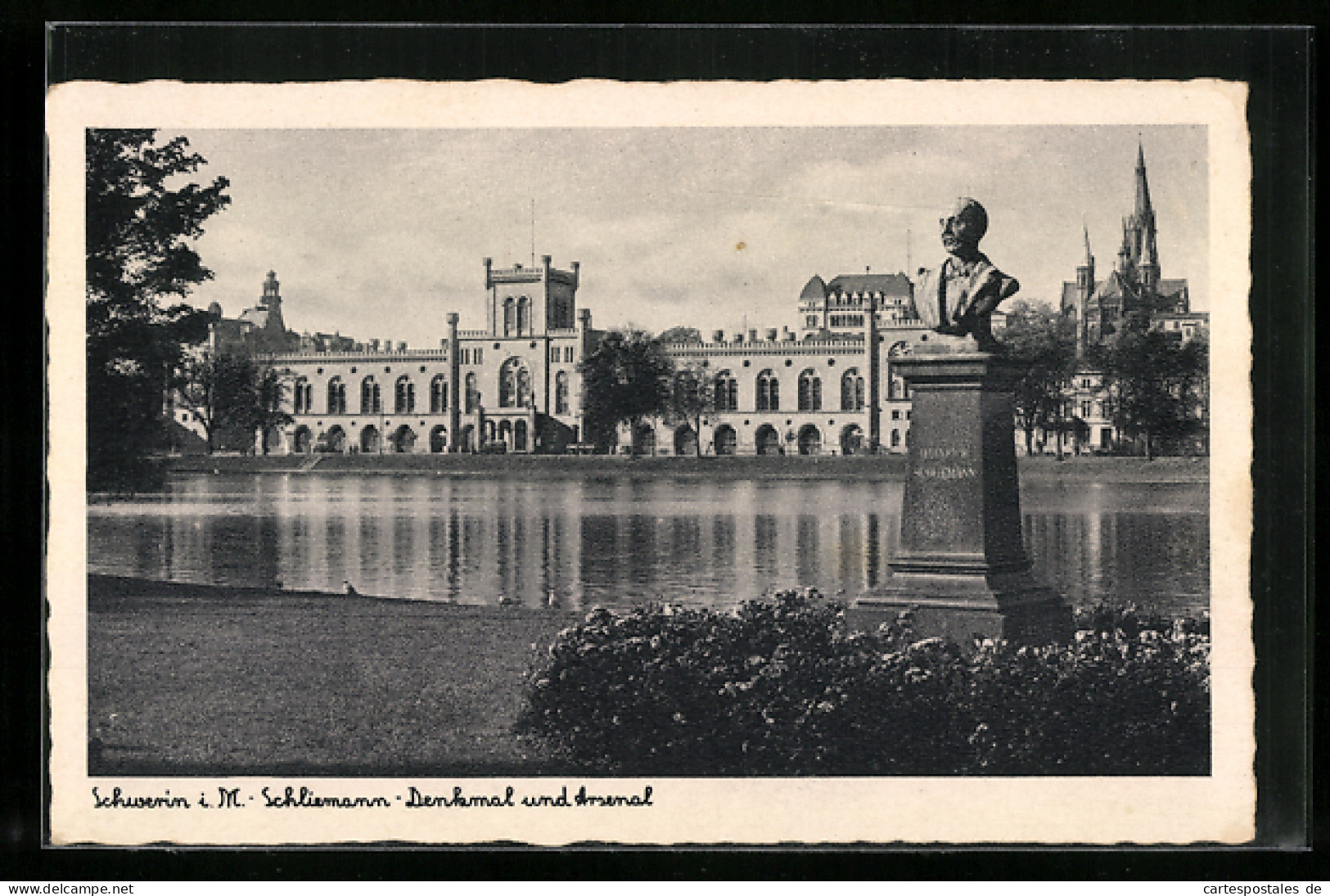 AK Schwerin I. M., Schliemann-Denkmal Und Arsenal  - Schwerin