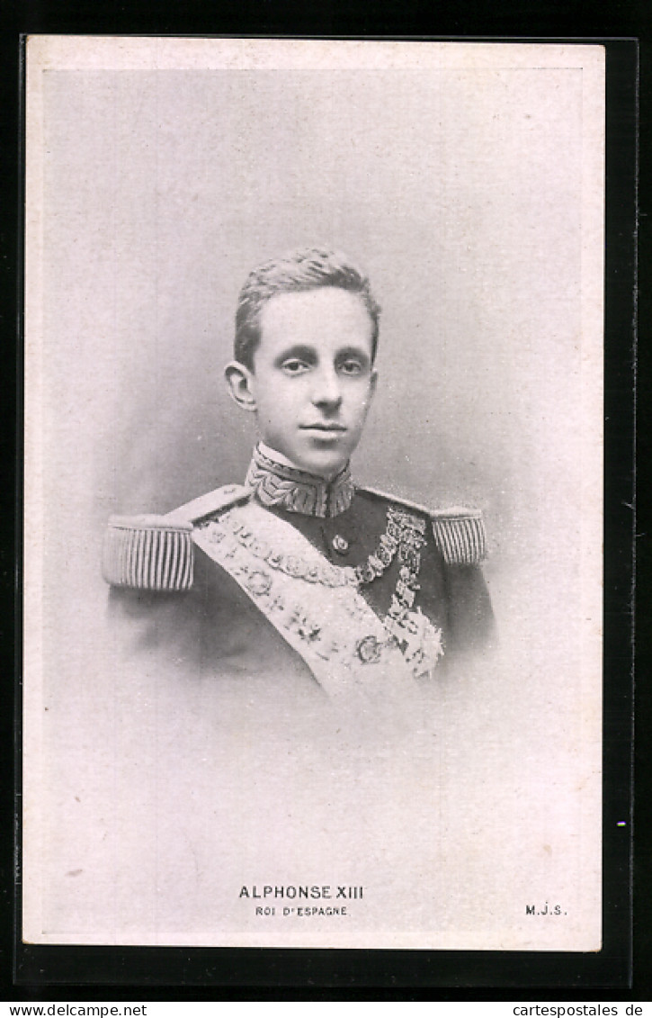 Postal Der Junge König Alphonse XIII. Von Spanien In Uniform  - Royal Families