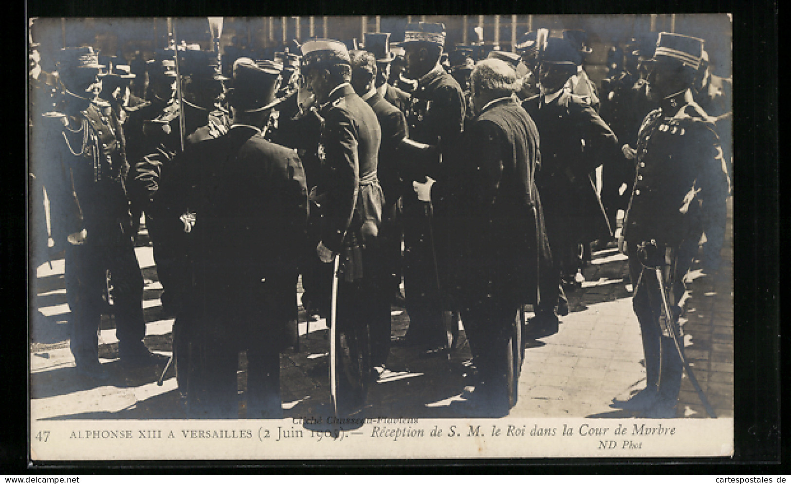 Postal Versailles, Alphonse XIII Von Spanien, Réception De S. M. Le Roi Dans La Cour De Marbre  - Königshäuser