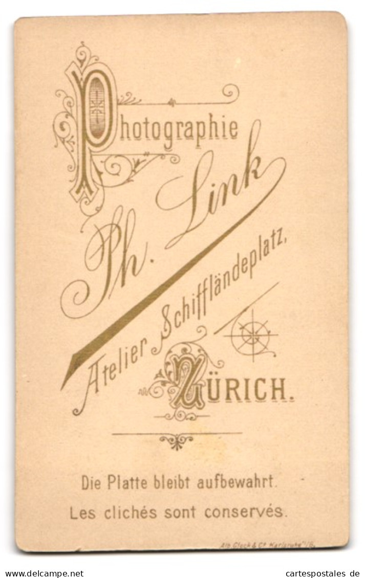 Fotografie Ph. Link, Zürich, Süsses Mädchen Mit Dunklen Haaren Schaut Verwundert Zum Fotografen  - Anonieme Personen