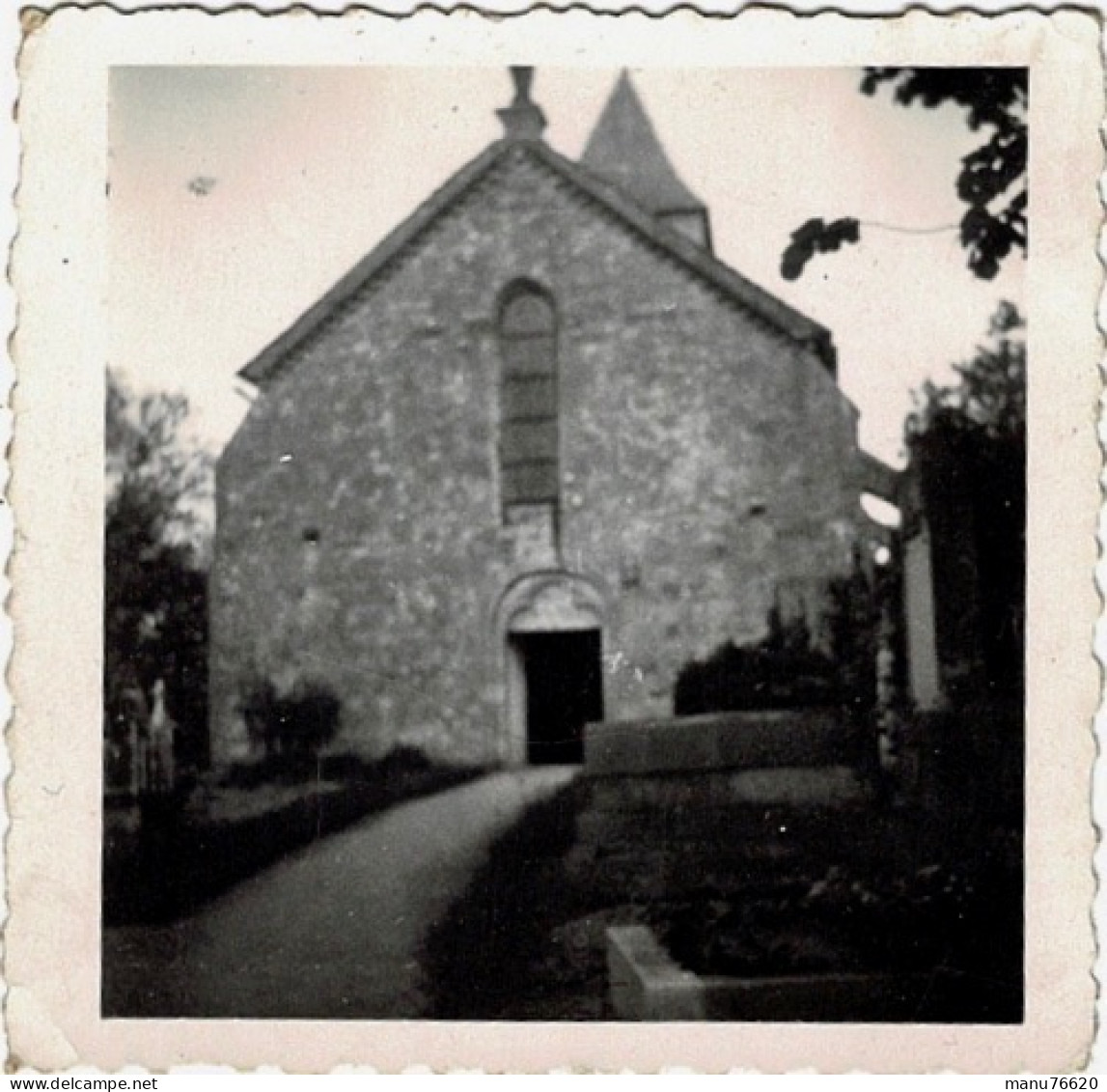 Ref 1 - Photo : église De Nogent Les Montbard , Côte D'Or - France  . - Europe