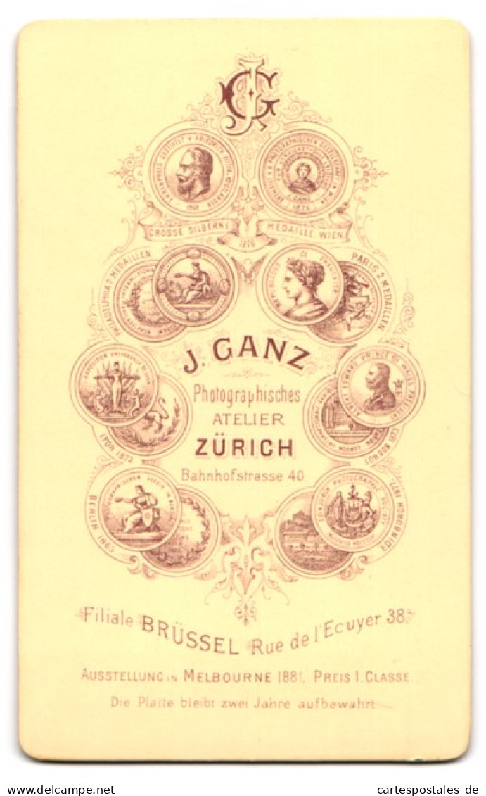 Fotografie J. Ganz, Zürich, Bahnhofstr. 40, Junge Hübsche Frau Mit Ohrringen Und Schmaler Nase  - Personnes Anonymes