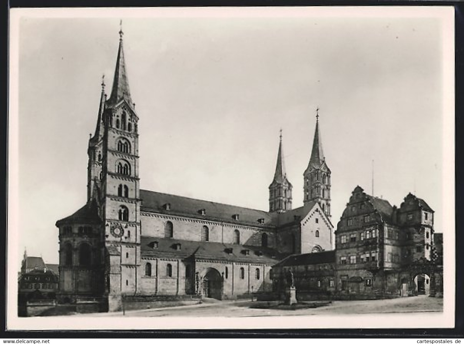 AK Bamberg, Der Dom Von Nordost, Rechts Die Alte Hofhaltung  - Bamberg
