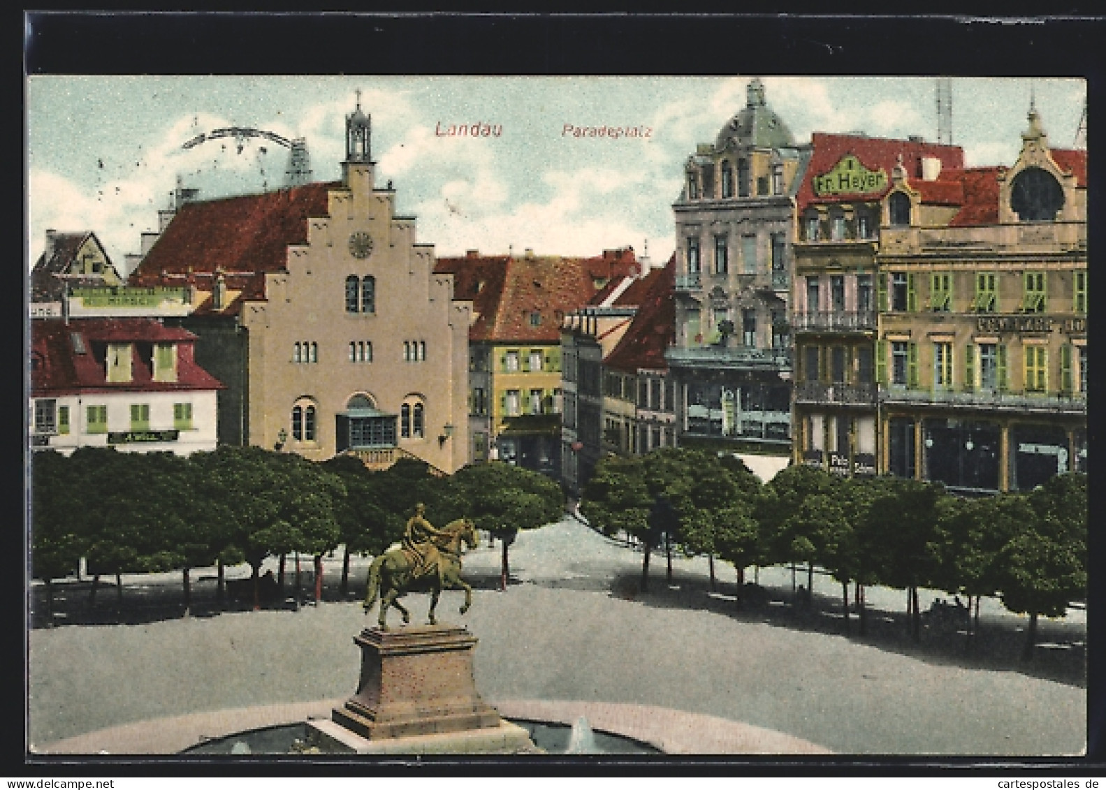 AK Landau / Pfalz, Paradeplatz Mit Geschäften Und Denkmal  - Landau