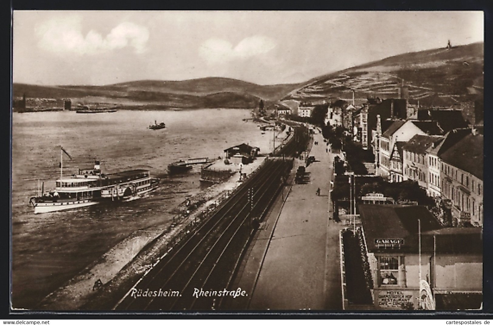 AK Rüdesheim / Rhein, Rheinstrasse Mit Dampfer  - Ruedesheim A. Rh.