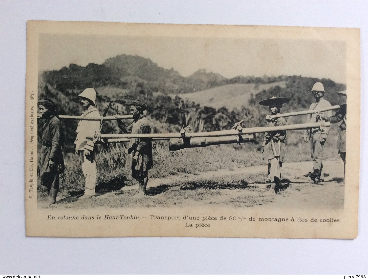 En Colonne Dans Le Haut-Tonkin - Transport D'une Pièce De 80mm De Montagne à Dos De Coolies - Manöver