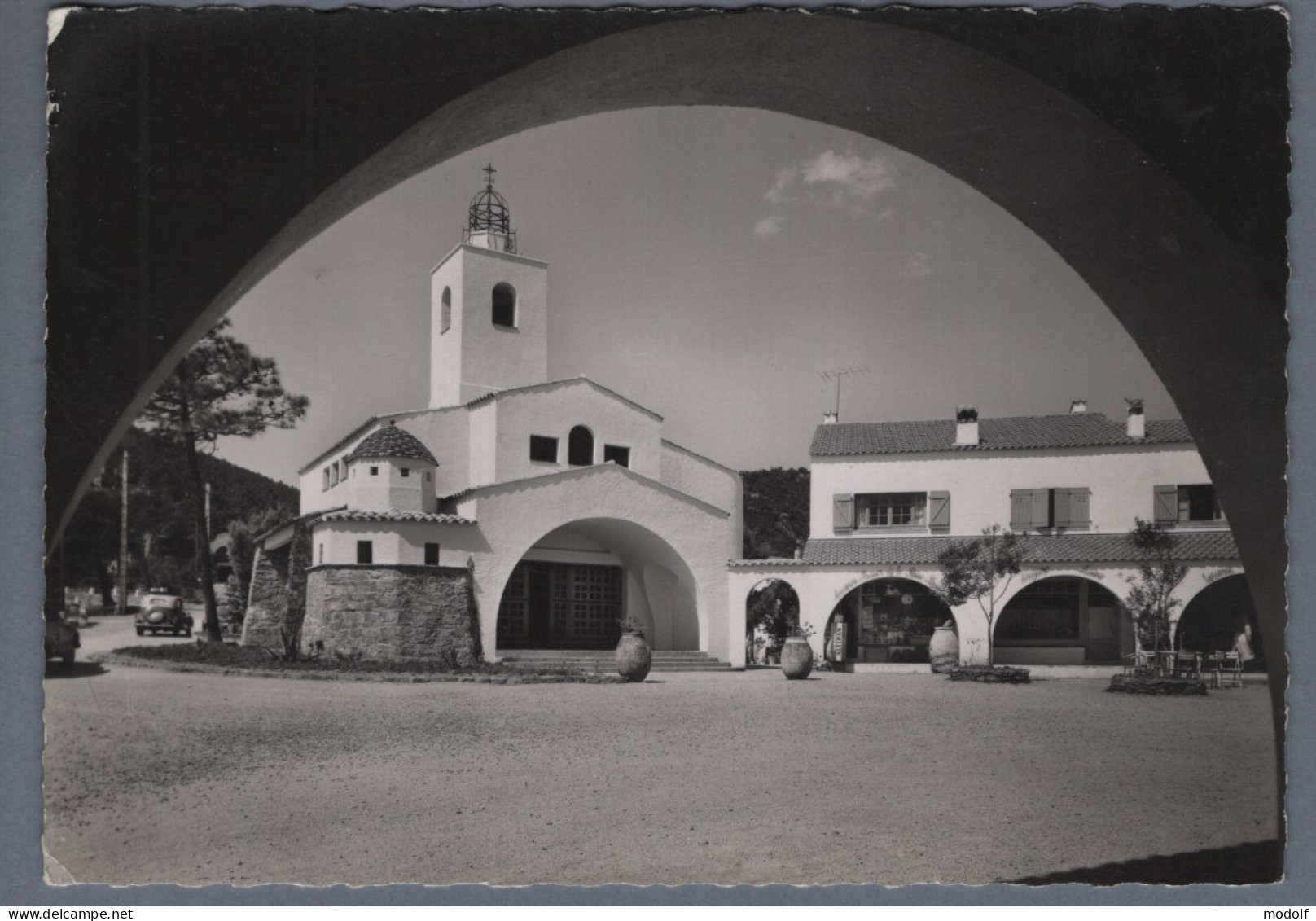 CPSM - 83 - Calanques Des Issambres - Place L.-Ottaviani - Non Circulée - Les Issambres