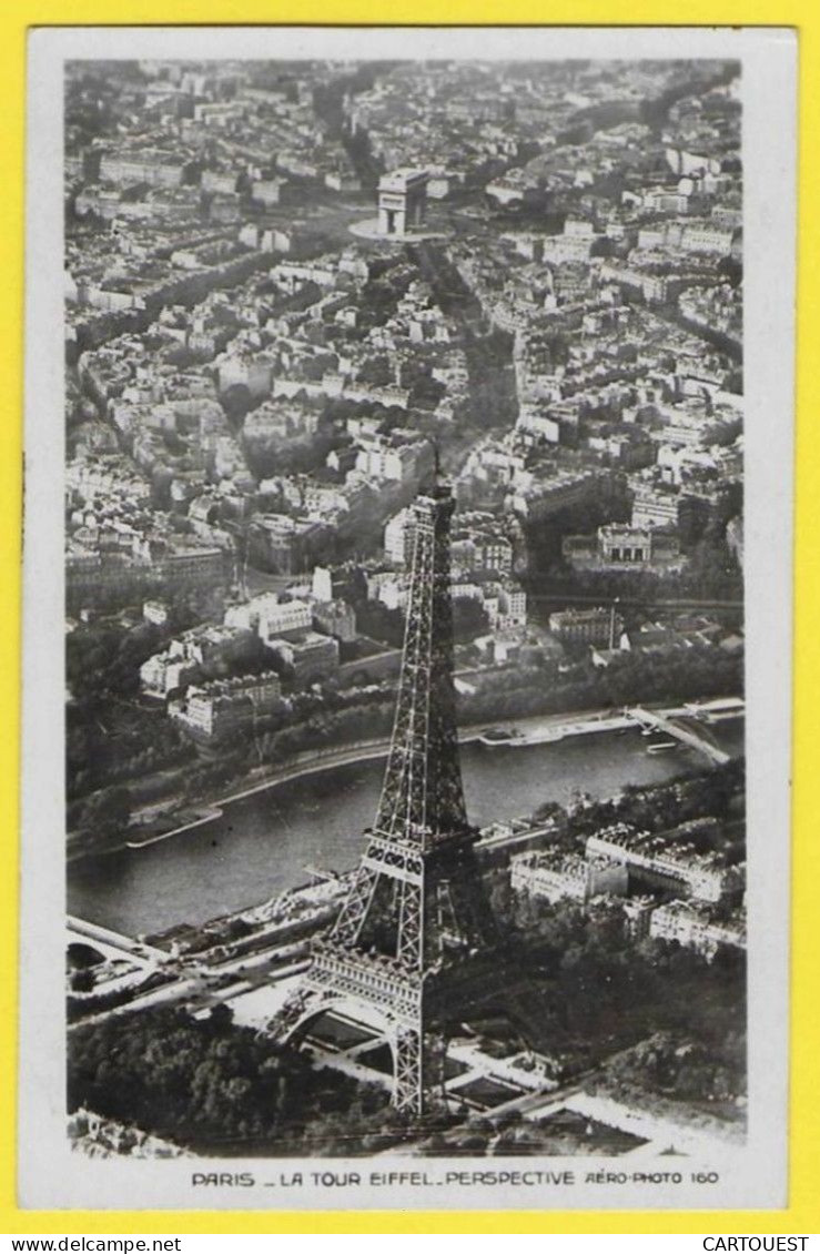 CPA PARIS LA TOUR EIFFEL  Vue Aérienne 1933 - Eiffeltoren