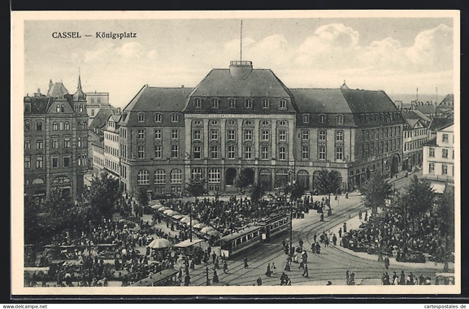 AK Kassel, Hessischer Bankverein Akt. Ges. Am Königsplatz Mit Strassenbahn  - Strassenbahnen