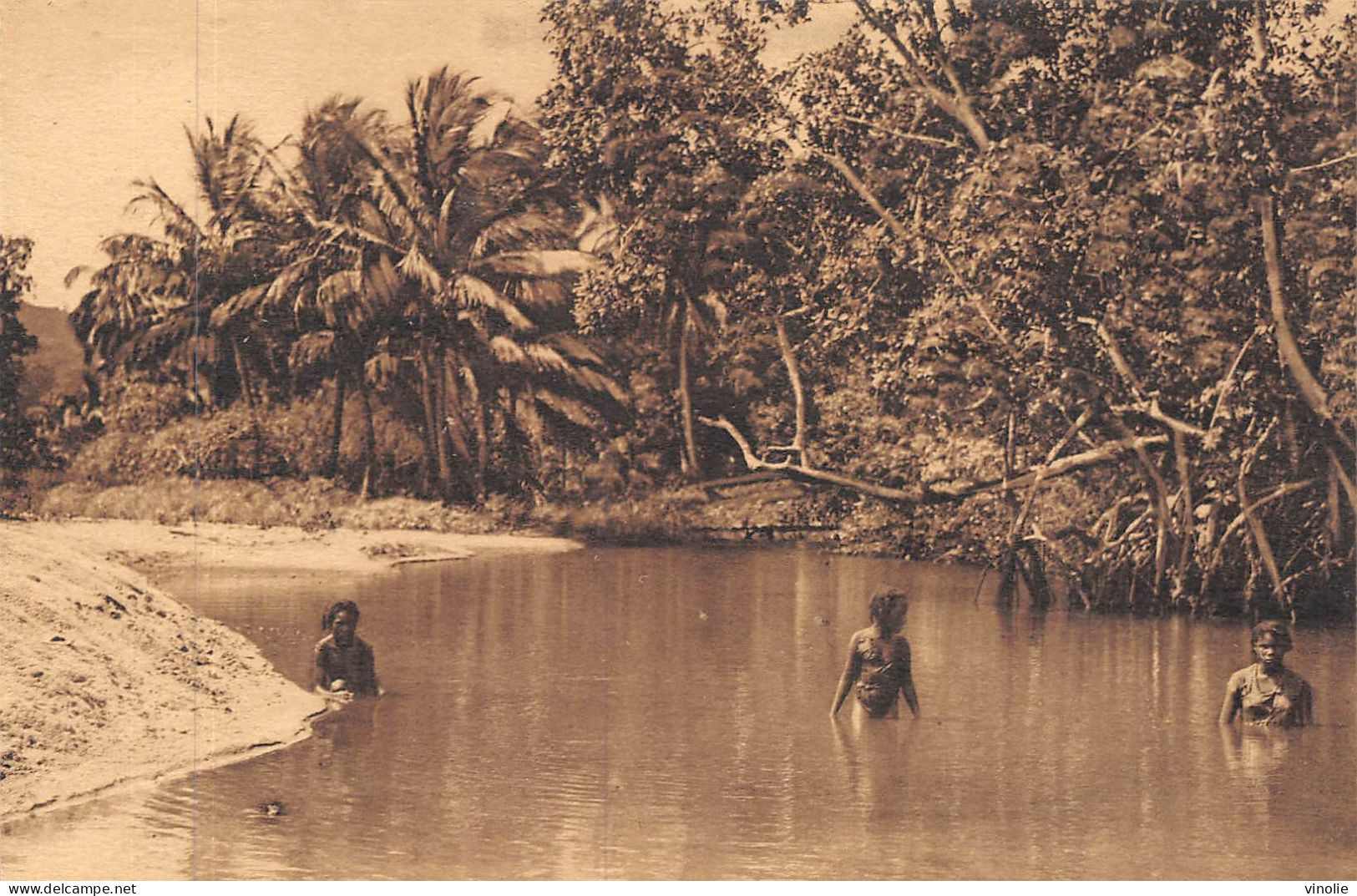 24-5613 : GUYANE. BAIGNADE DANS UNE CRIQUE - Altri & Non Classificati