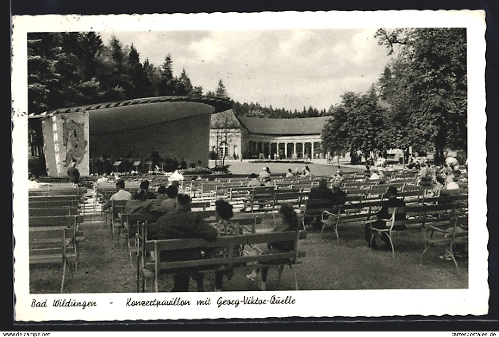 AK Bad Wildungen, Konzertpavillon Mit Georg-Viktor-Quelle  - Bad Wildungen