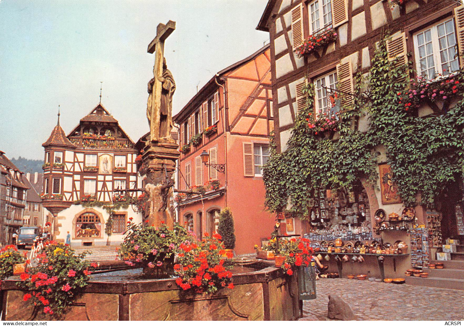 68  KAYSERSBERG Place De L'église Avec Fontaine  N° 49 \MK3001 - Kaysersberg