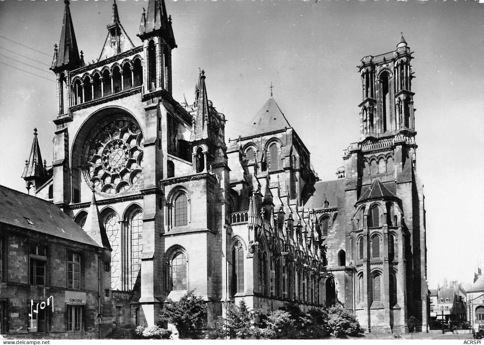 02  LAON  La Cathédrale   N° 129 \MK3001 - Laon