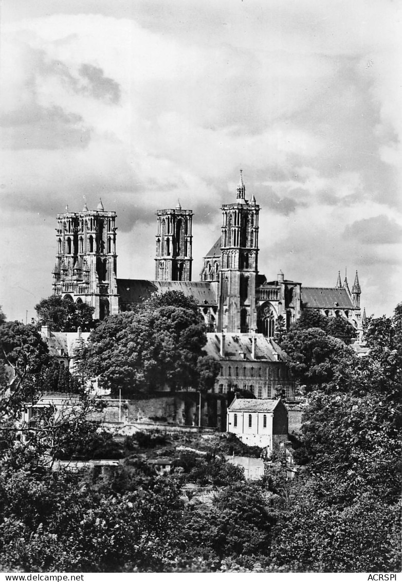 02  LAON  La Cathédrale    N° 135 \MK3001 - Laon