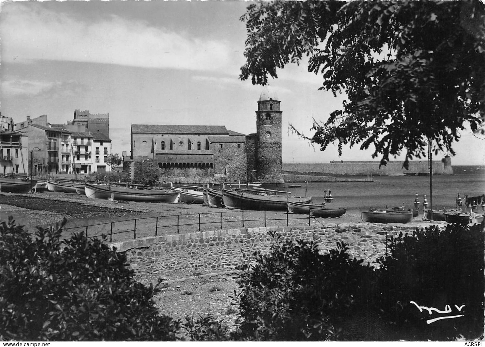 66   COLLIOURE  L'église Et Le Port Des Pêcheurs   N° 92 \MK3002 - Collioure