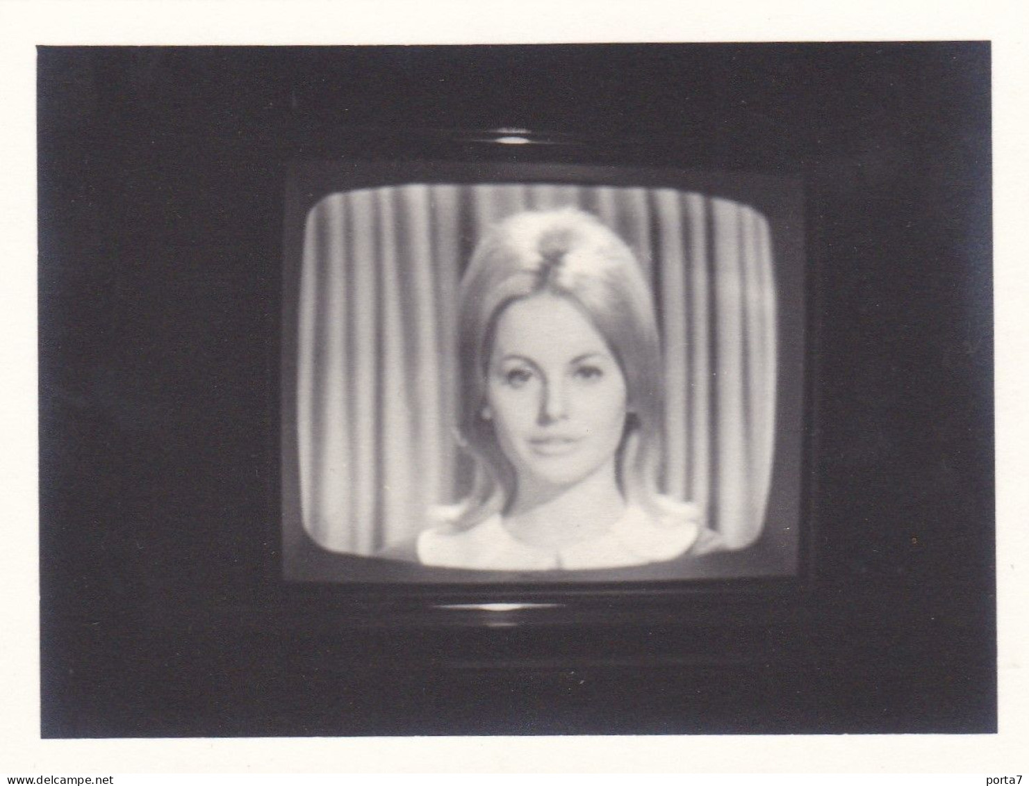 GABRIELLA FARINON - PRESENTATRICE TV - FOTOGRAFIA ORIGINALE  IN TV 1956 - Célébrités