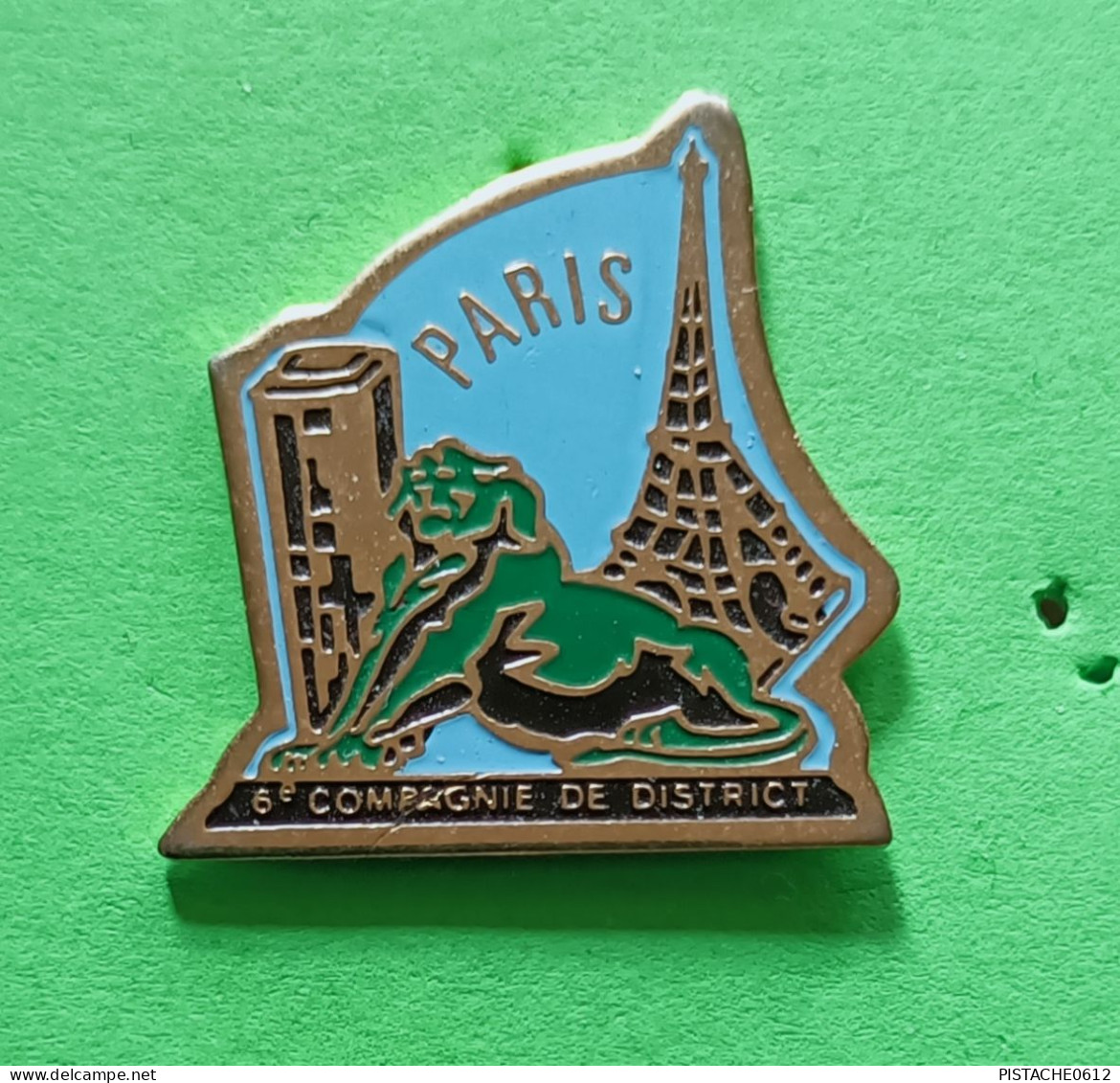 Pin's Police Paris 6e Compagnie De District Tour Eiffel Chien - Polizei