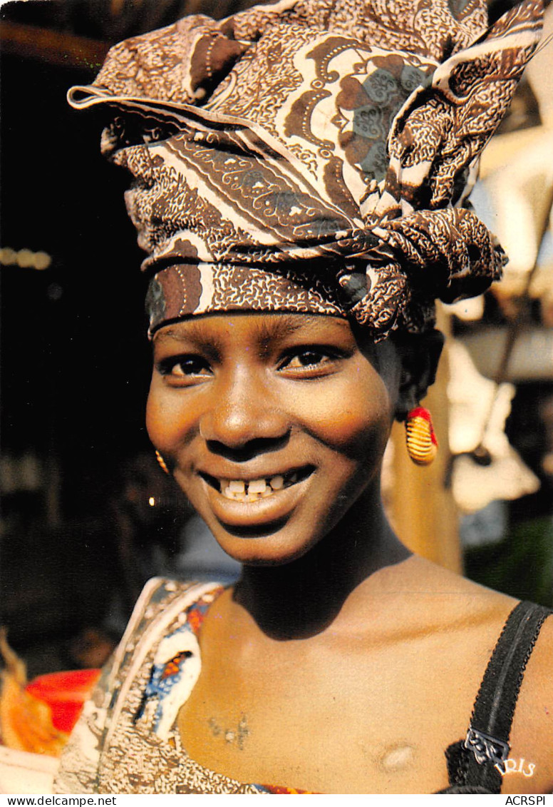 République Du SENEGAL Un Sourire Jeune Femme Hoa Qui ADP Dakar    N° 11 \MK3005 - Senegal