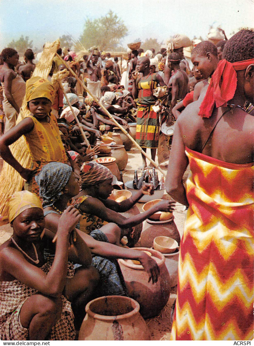 CAMEROUN MOKOLO Jeunes Femmes Vendant La Bière De Mil Au Marché De KOZA   N° 39 \MK3005 - Kameroen
