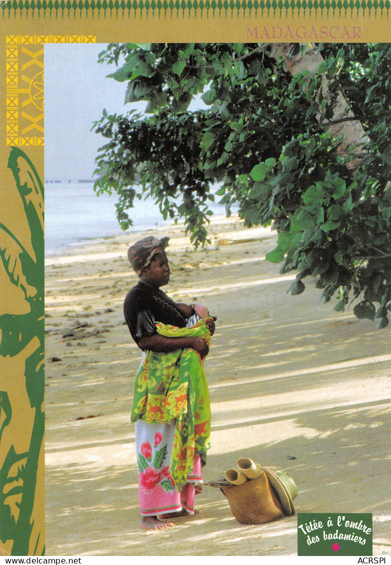 MADAGASCAR Antananarivo Jeune Femme Malgaches Tétée à L'ombre Des Badaniers N° 94 \MK3005 - Madagaskar