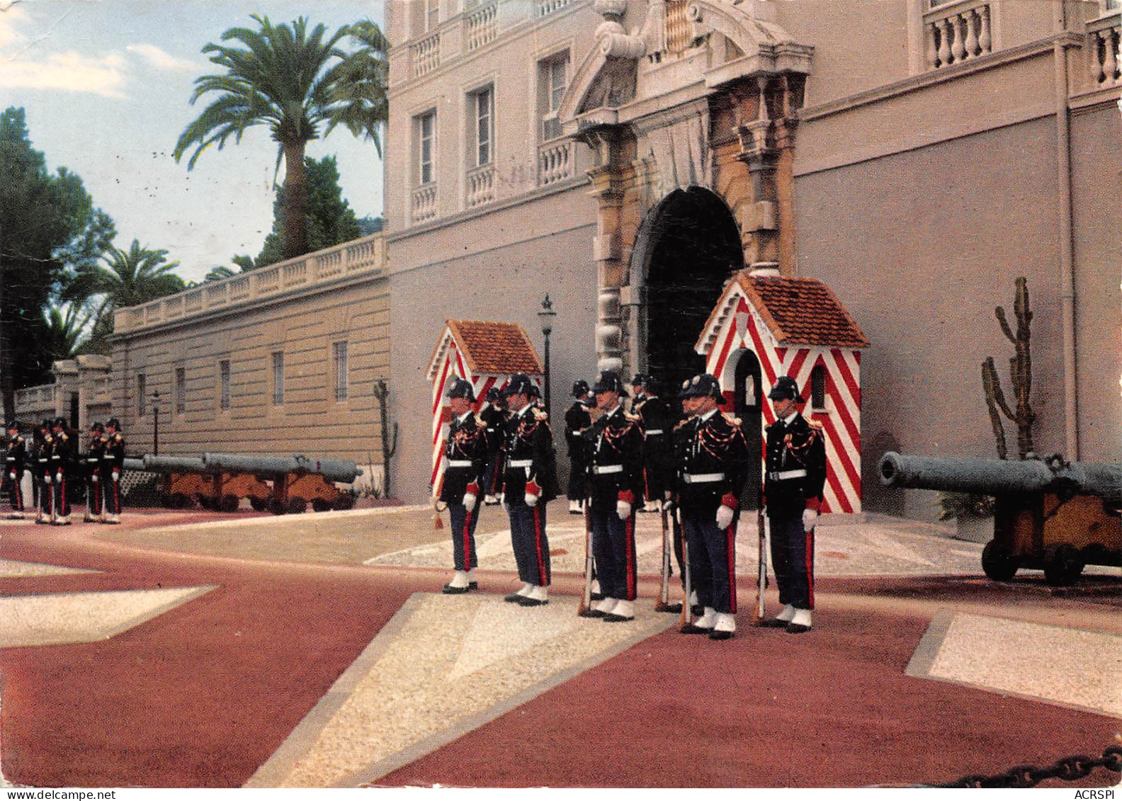 MONACO  Le Palais Relève De La Garde  Princière  N° 116 \MK3006 - Palazzo Dei Principi