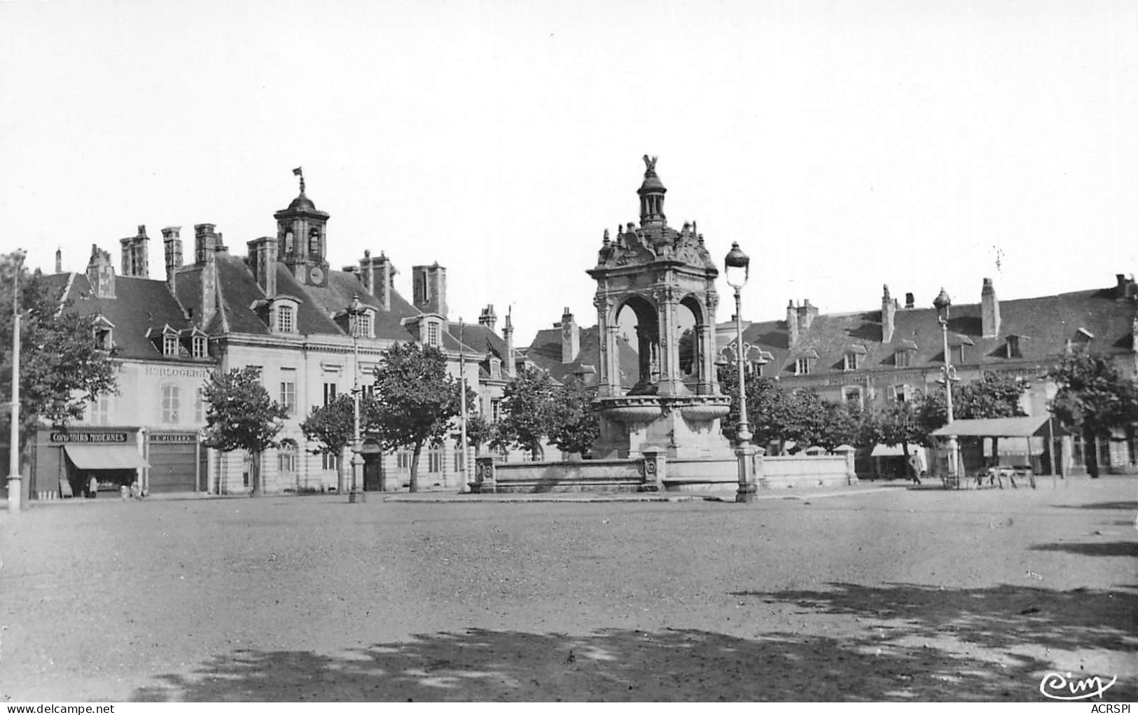 28 CHATEAUDUN Hotel De Vieille Fontaine   N° 24 \MK3007 - Chateaudun