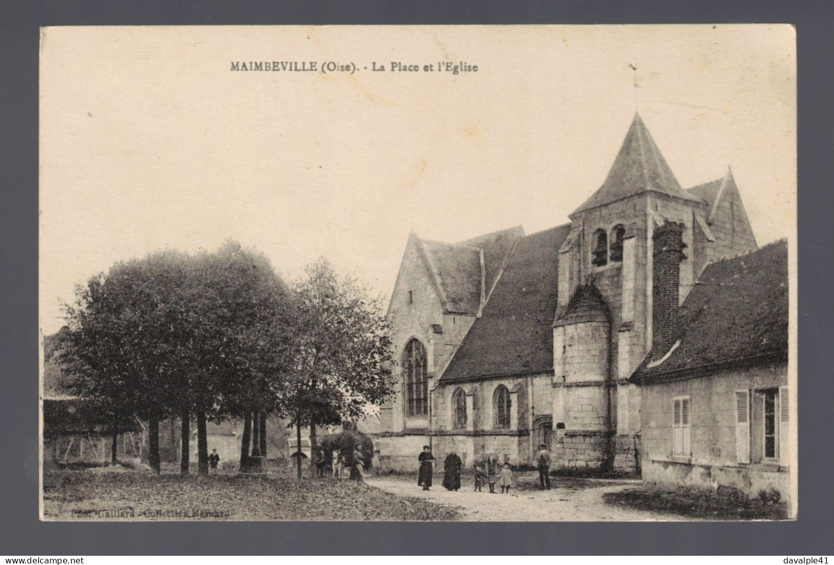 60   MAIMBEVILLE   PLACE ET EGLISE  BON ETAT  ECRITE   2 SCANS - Sonstige & Ohne Zuordnung