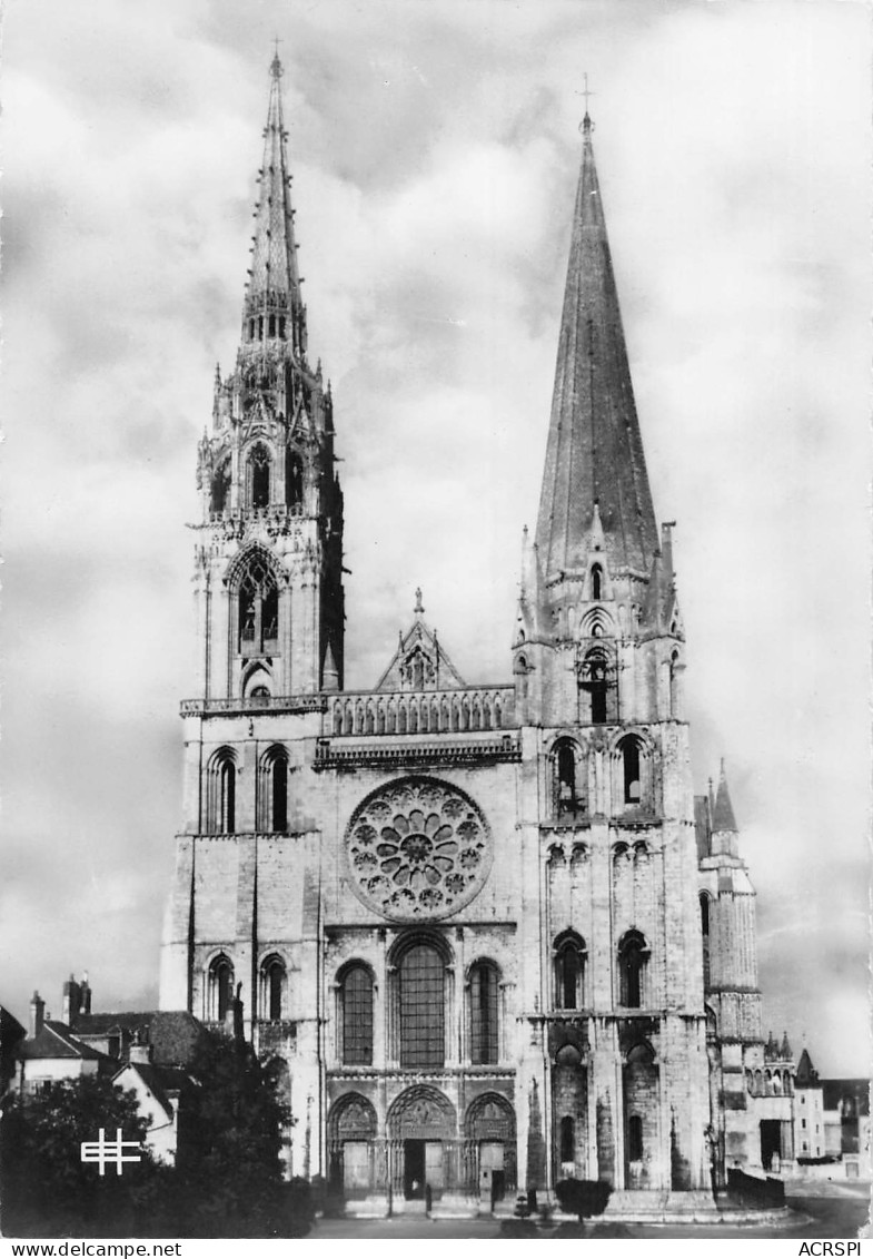 28  CHARTRES La Cathédrale  N° 37 \MK3007 - Chartres