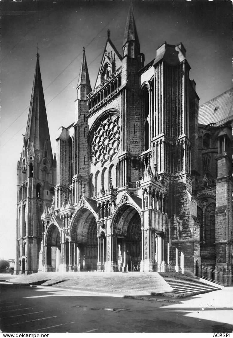 28  CHARTRES La Cathédrale Portail Sud Et Vieille Tour  N° 46 \MK3007 - Chartres