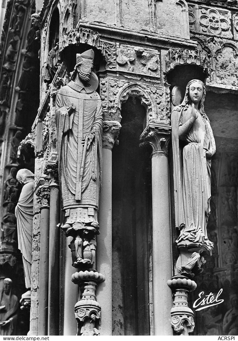 28  CHARTRES La Cathédrale  Sculpture Portail Nord ST POTENTIEN Et Ste MODESTE   N° 65 \MK3007 - Chartres