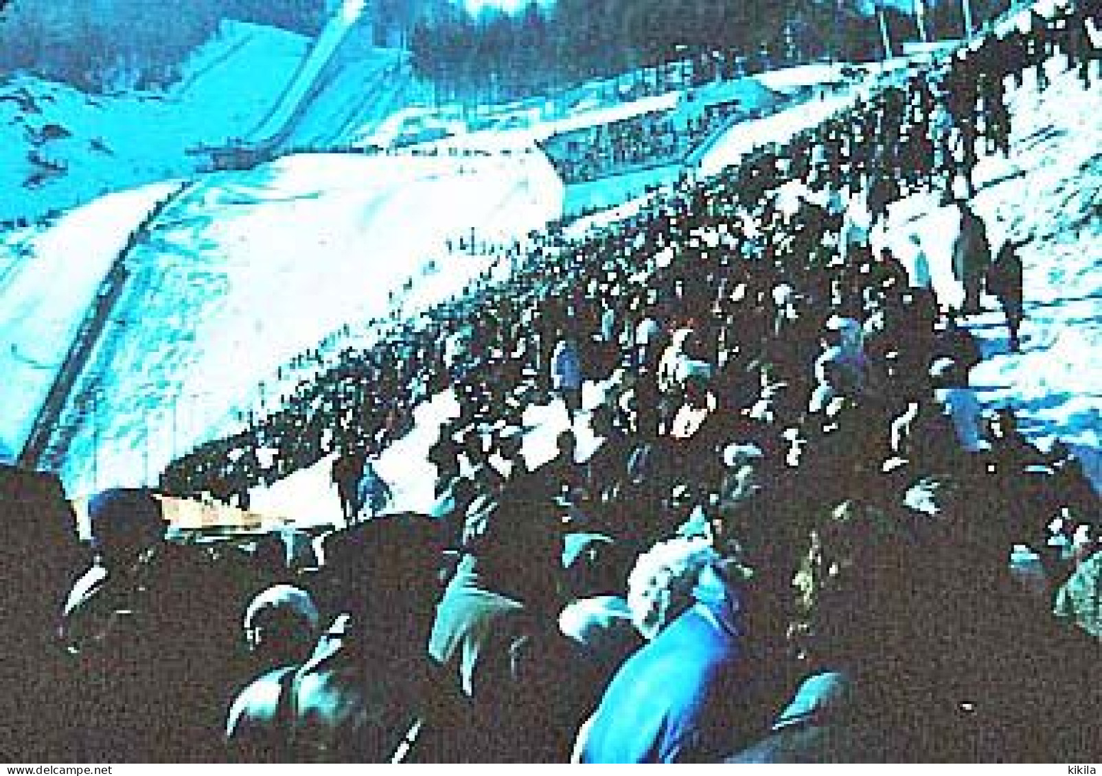 Diapositive Diapo Les Jeux Olympiques D'Hiver GRENOBLE 1968 St Nizier Du Moucherotte Le Tremplin Et Le Public - Dias