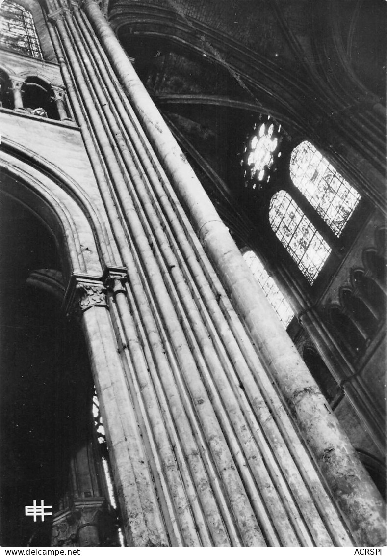 28  CHARTRES   La Cathédrale Pilier Du Carré Du Transept   N° 126 \MK3007 - Chartres