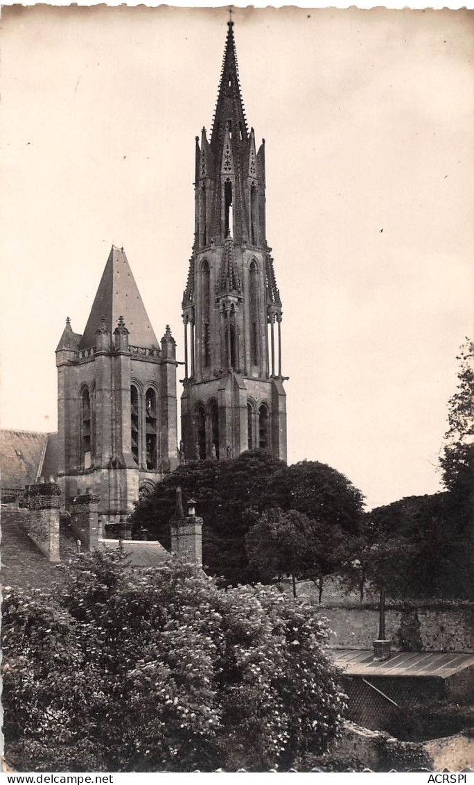 60 SENLIS La Cathédrale Et Les Jardins Du Chateau   N° 66 \MK3008 - Senlis