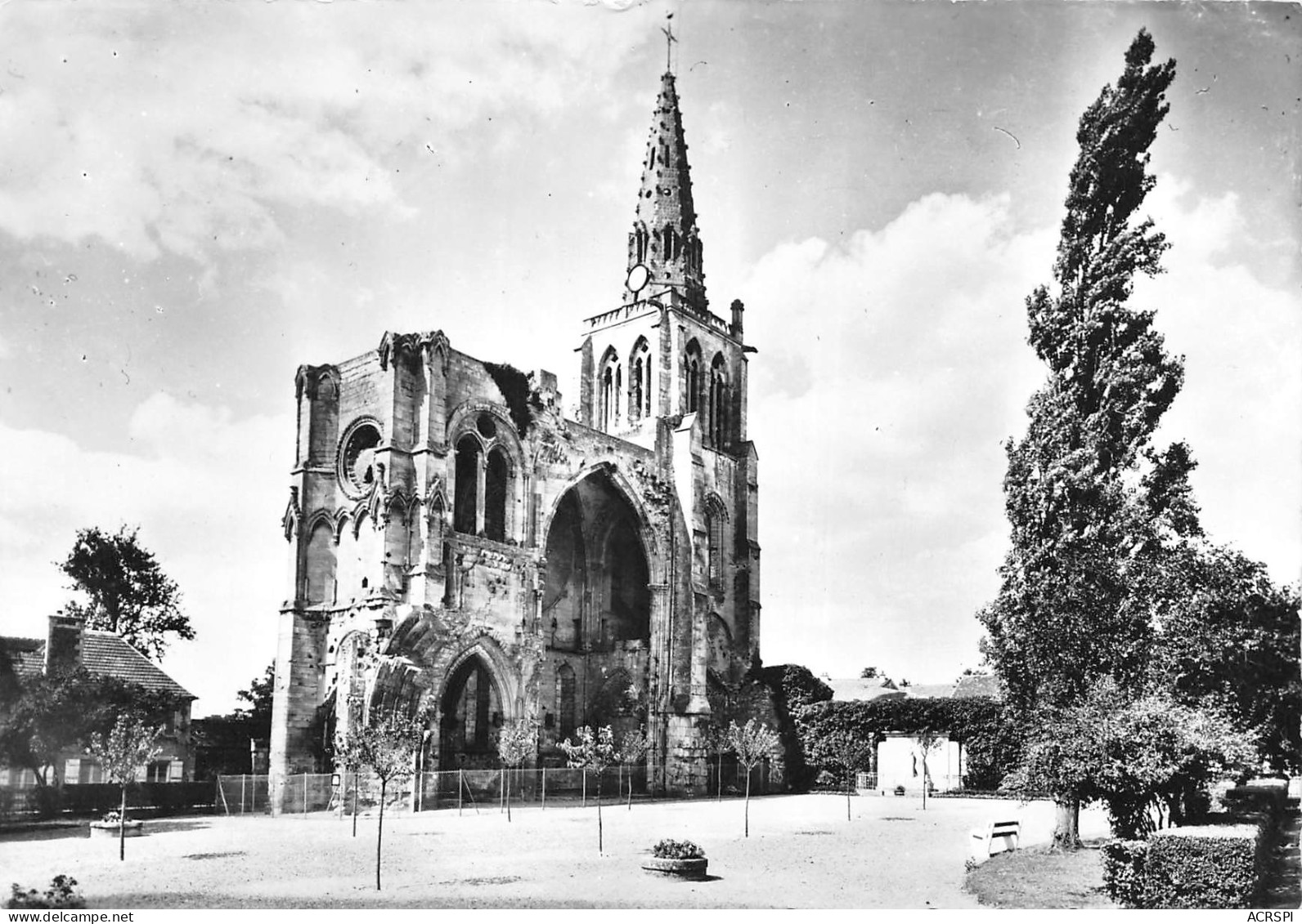 60 CREPY EN VALOIS L'église Saint Thomas  N° 74 \MK3008 - Crepy En Valois