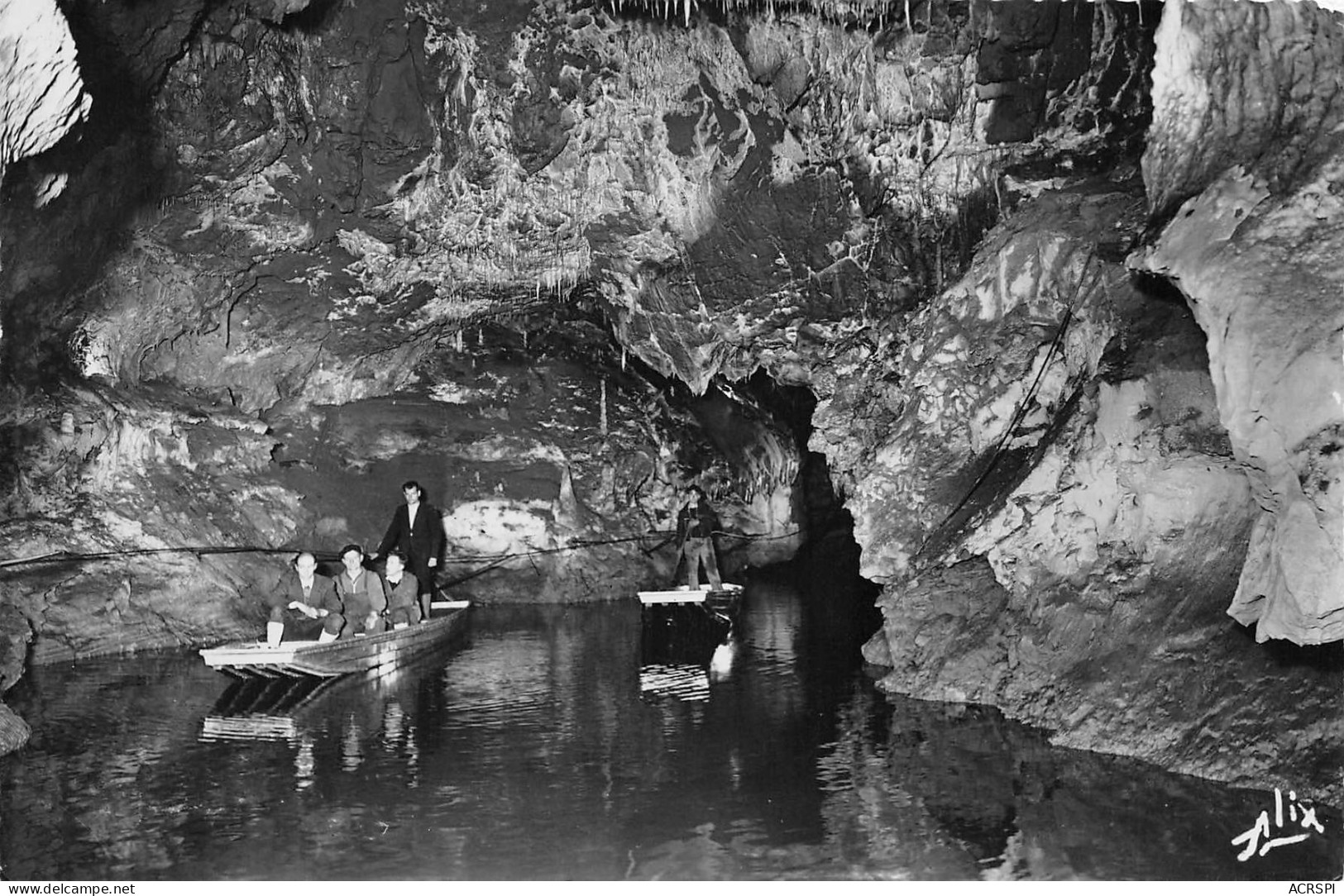 65 Bagnères-de-Bigorre Grottes De Médous La Rivière Tranquille La Descente   N° 21 \MK3010 - Bagneres De Bigorre