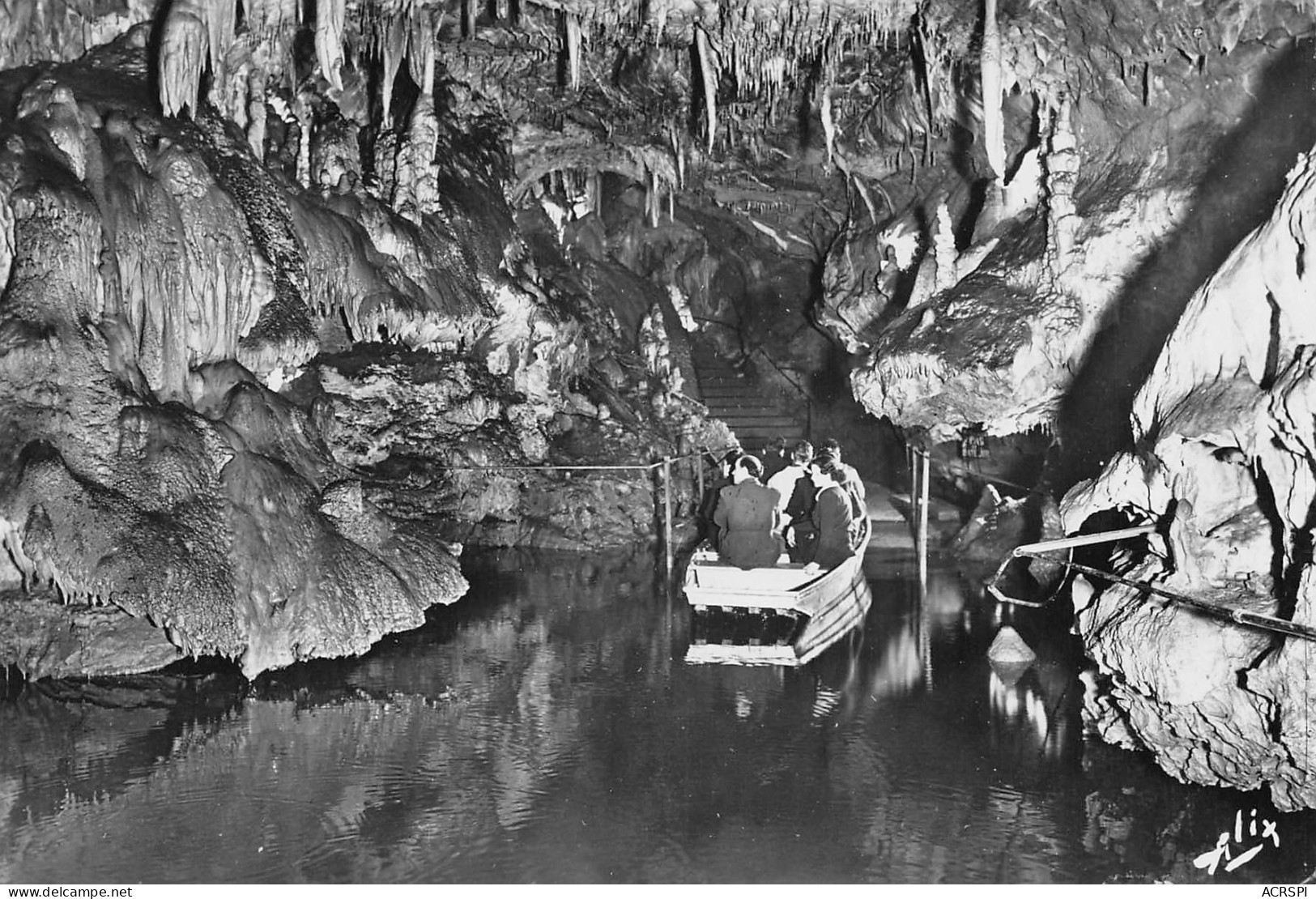 65 Bagnères-de-Bigorre Grottes De Médous  Le Débarcadère De La Rivière Tranquille  N° 22 \MK3010 - Bagneres De Bigorre