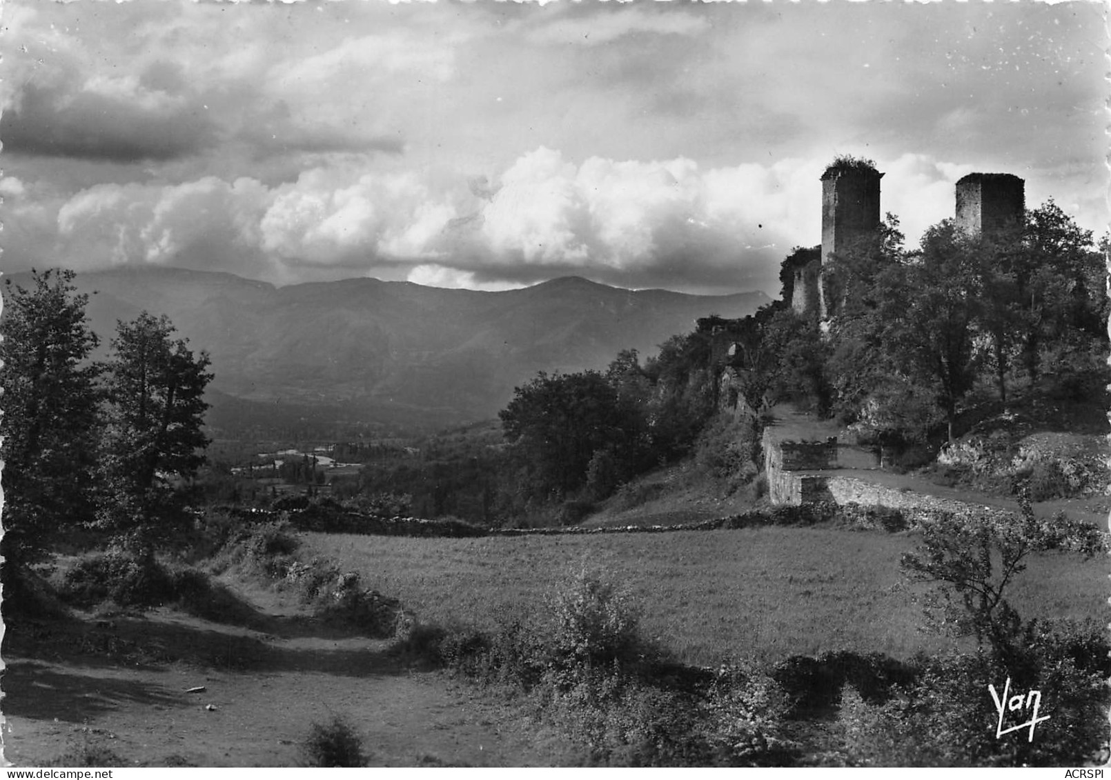 65 Argelès-Gazost Les Ruines Du Chateau  N° 47 \MK3010 - Argeles Gazost