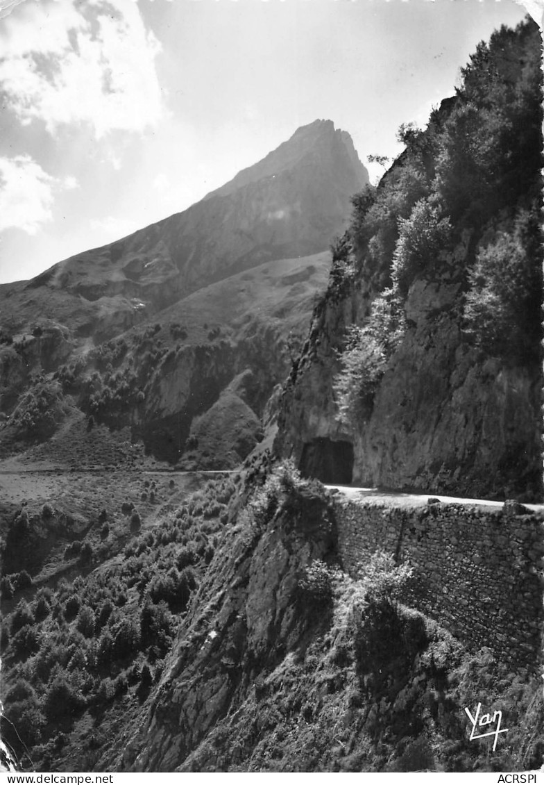 65 Argelès-Gazost Route Des Eaux Bonnes Un Tunnel LePetit Gabizos  N° 51 \MK3010 - Argeles Gazost