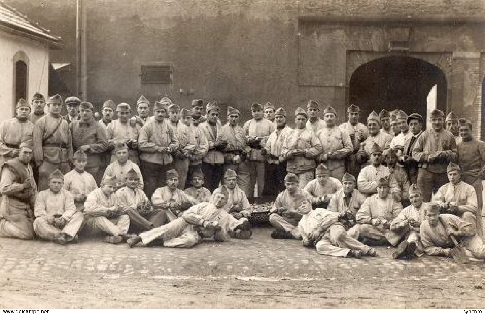 Groupe En Caserne - Barracks